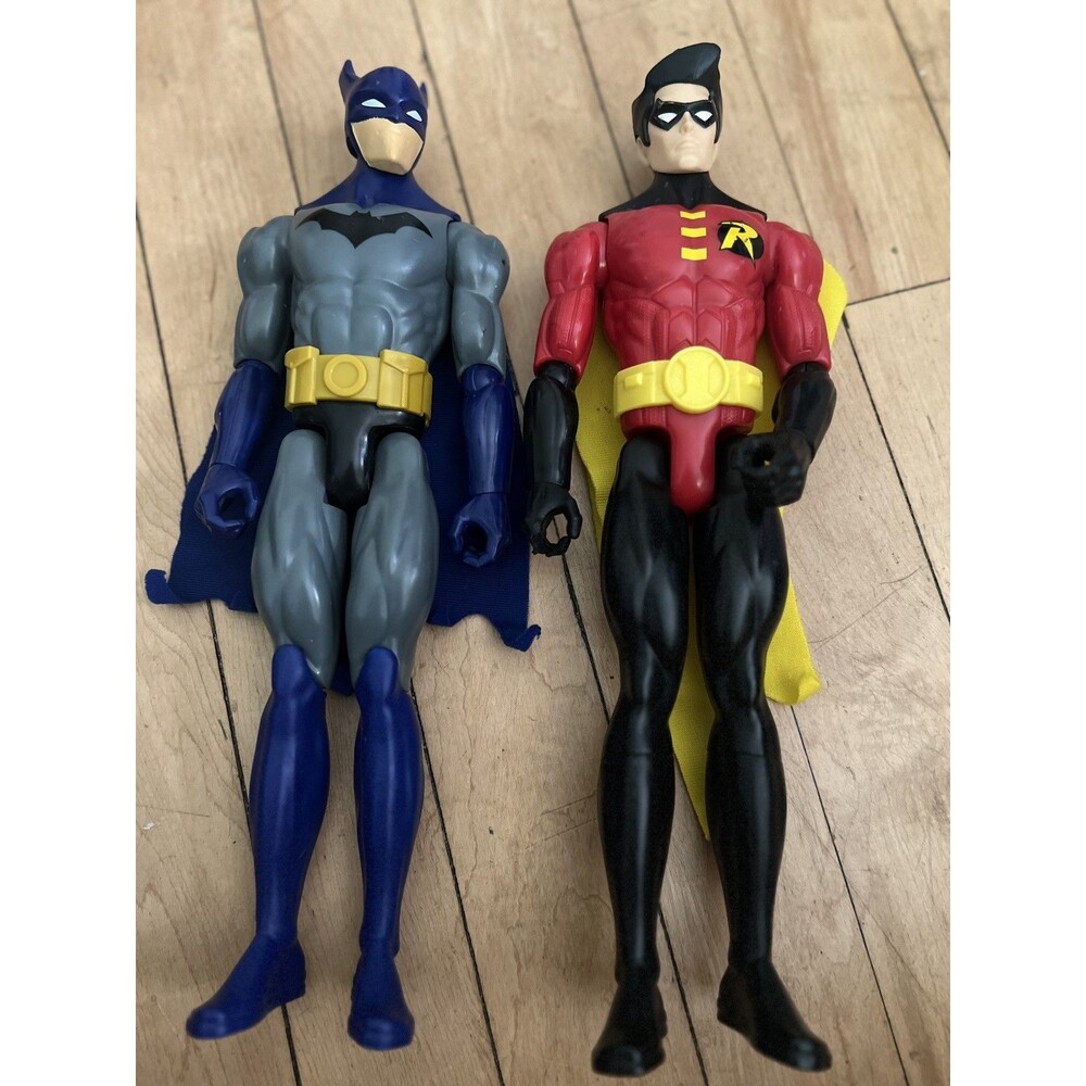 Batman Batman Robin Action Figure Set Lot of 2 w/ Cape, Plastic, Multicolor